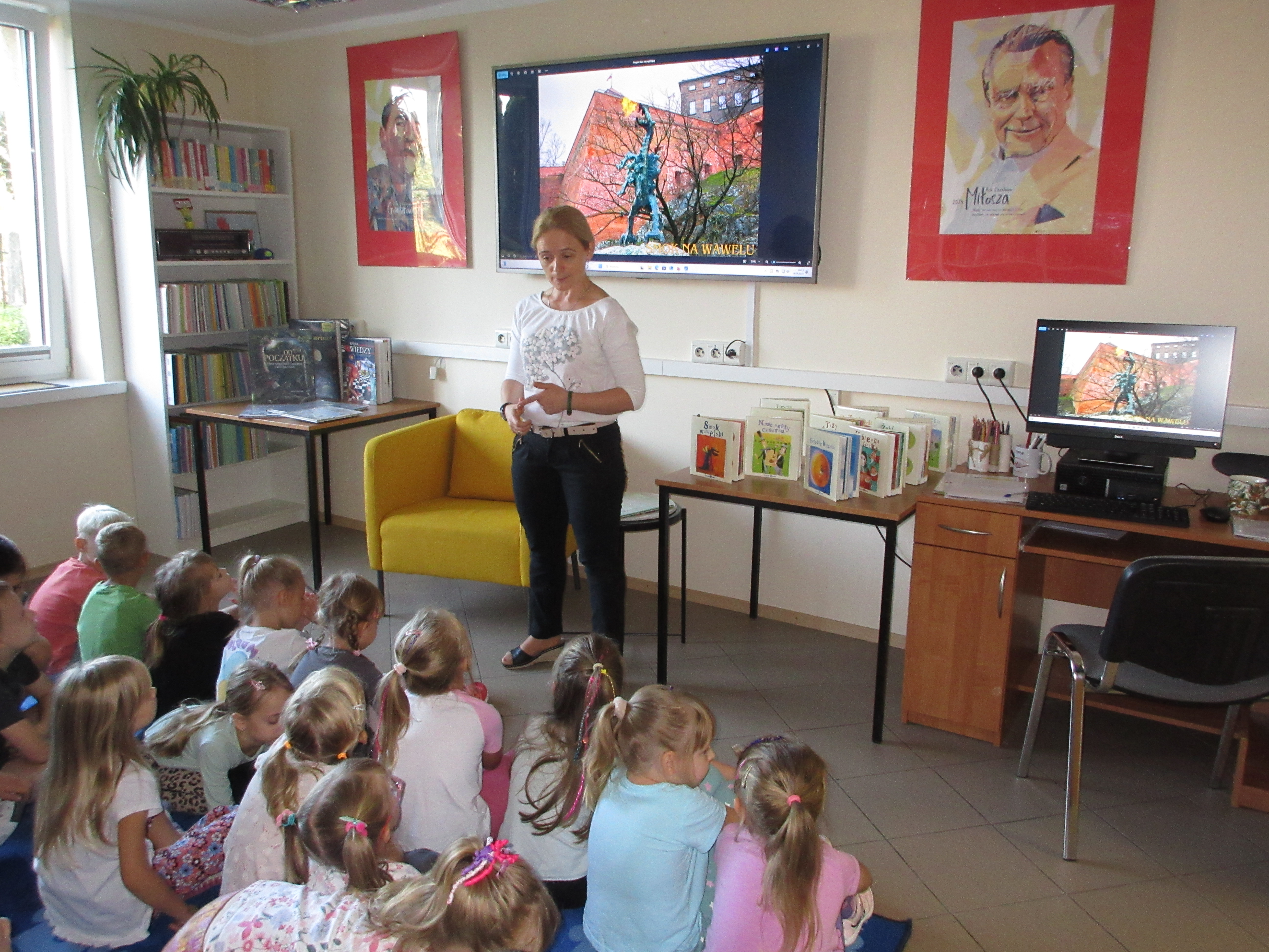 Smoki w bibliotece. Zajęcia literackie dla uczniów kl. 0 z Publicznej Szkoły Podstawowej im. Władysława Jagiełły w Zwoleniu