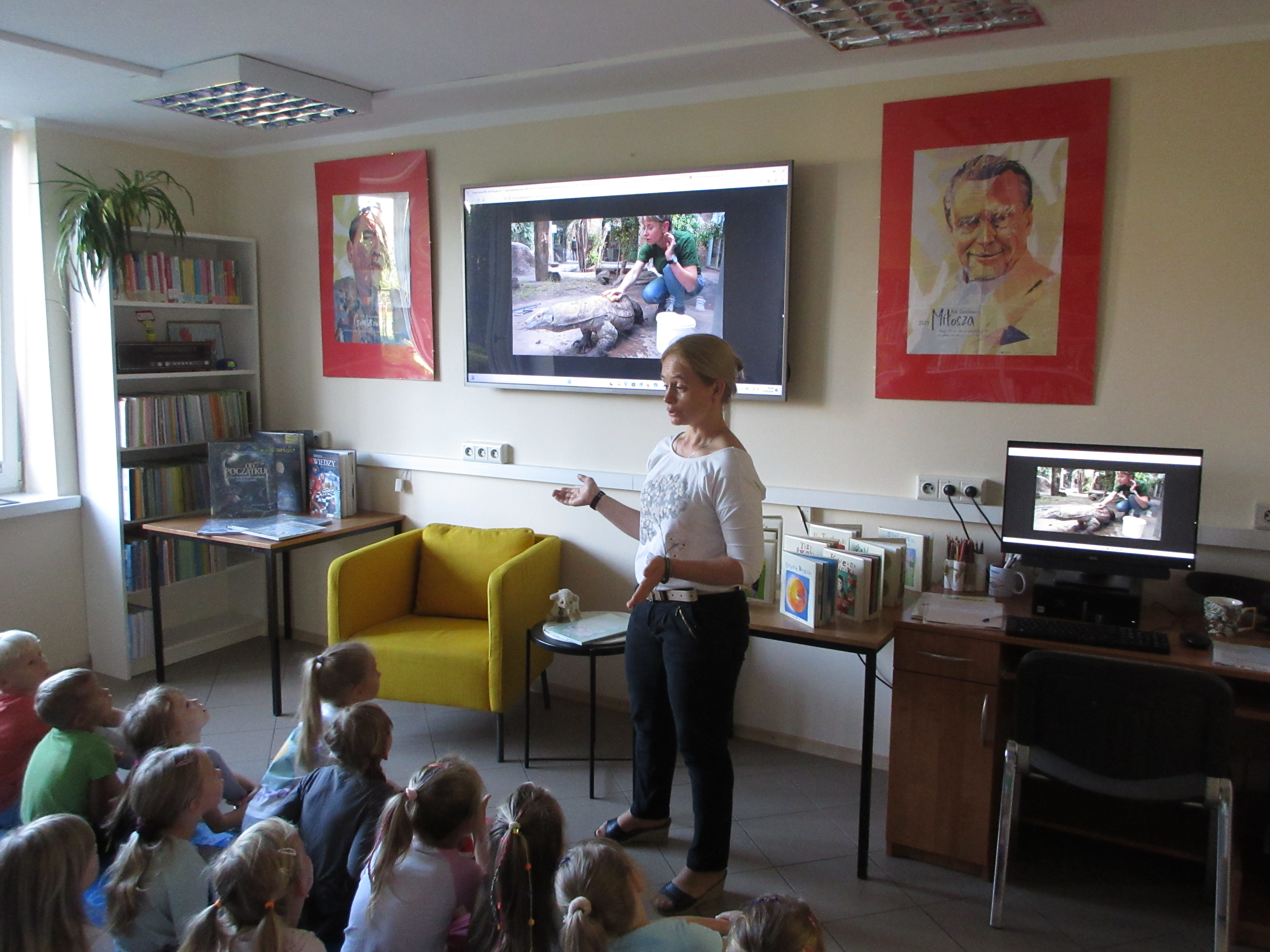 Smoki w bibliotece. Zajęcia literackie dla uczniów kl. 0 z Publicznej Szkoły Podstawowej im. Władysława Jagiełły w Zwoleniu