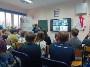 Spotkanie autorskie zorganizowane przez BP w Radomiu Filia w Zwoleniu dla uczniów PSP Czarnolas z panią Martą Trojanowską