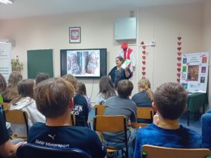 Spotkanie autorskie zorganizowane przez BP w Radomiu Filia w Zwoleniu dla uczniów PSP Czarnolas z panią Martą Trojanowską