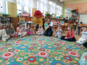 Komórka Kasia do poznania higieny cyfrowej zaprasza. Zajęcia edukacyjne dla dzieci z Oddziałów Przedszkolnych Publicznej Szkoły Podstawowej im. płk Jana T. Sońty "Ośki" w Kowalkowie