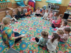 Komórka Kasia do poznania higieny cyfrowej zaprasza. Zajęcia edukacyjne dla dzieci z Oddziałów Przedszkolnych Publicznej Szkoły Podstawowej im. płk Jana T. Sońty "Ośki" w Kowalkowie