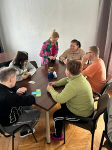 SKONCENTROWANI DO DZIEŁA. Zajęcia z koncentracji uwagi dla podopiecznych WTZ w Wlczowoli