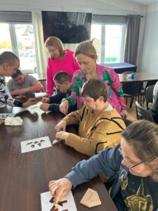 SKONCENTROWANI DO DZIEŁA. Zajęcia z koncentracji uwagi dla podopiecznych WTZ w Wlczowoli