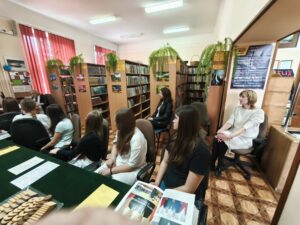 Spotkanie autorskie z Ireną Błażewską w bibliotece Publicznej Szkoły Podstawowej im. Władysława Jagiełły w Zwoleniu