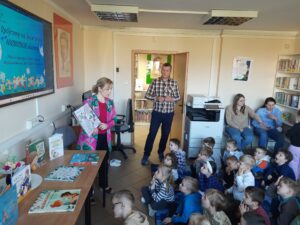 Spójrzmy na świat przez NIEBIESKIE okulary. Zajęcia tematyczne w ramach obchodów Międzynarodowego Dnia Świadomości Autyzmu.