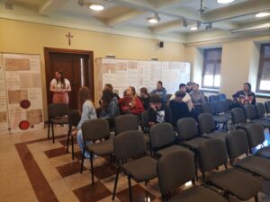 Uczniowie Publicznej Szkoły Podstawowej w janowie podczas zwiedzania Muzeum Regionalnego i Kościoła pw. Podwyższenia Krzyża Świętego w Zwoleniu