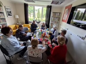 Aktywna biblioteka pełna zakodowanych tajemnic. Spotkanie z seniorkami