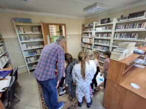 6 Klasa 1d z Publicznej Szkoły Podstawowej im. Władysława Jagiełły z Zwoleniu w świecie Kotki Milusi i kodowania