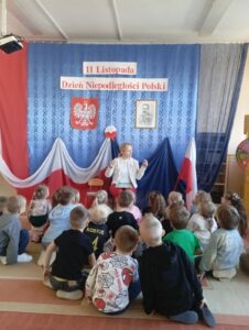 Zajęcia edukacyjne w grupie przedszkolnej Motyli z Publicznego Przedszkola Nr 1 w Zwoleniu