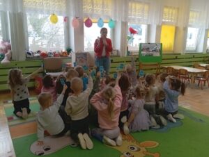 Zajęcia edukacyjne „Przedszkolaki dbają o zdrowie - aktywnie, smacznie i sympatycznie” dla dzieci z Publicznego Przedszkola Nr 1 w Zwoleniu
