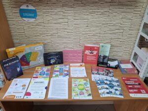 Obchody Dnia Bezpiecznego Internetu pod hasłem „Dbam o siebie – przestrzegam zasad higieny cyfrowej” w Bibliotece Pedagogicznej w Radomiu Filia w Zwoleniu