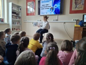 Obchody Dnia Bezpiecznego Internetu pod hasłem „Dbam o siebie – przestrzegam zasad higieny cyfrowej” w Bibliotece Pedagogicznej w Radomiu Filia w Zwoleniu