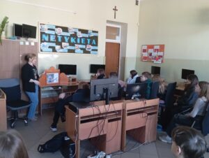 Wychowanie przy ekranie – higiena cyfrowa dla niewtajemniczonych. Zajęcia edukacyjne dla uczniów klasie 6c z Publicznej Szkoły Podstawowej im. Władysława Jagiełły w Zwoleniu