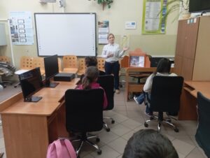 Obchody Dnia Bezpiecznego Internetu pod hasłem „Dbam o siebie – przestrzegam zasad higieny cyfrowej” w Bibliotece Pedagogicznej w Radomiu Filia w Zwoleniu