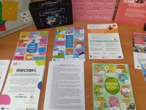 Obchody Dnia Bezpiecznego Internetu pod hasłem „Dbam o siebie – przestrzegam zasad higieny cyfrowej” w Bibliotece Pedagogicznej w Radomiu Filia w Zwoleniu