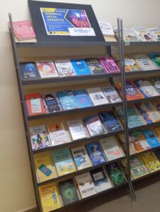 Obchody Dnia Bezpiecznego Internetu pod hasłem „Dbam o siebie – przestrzegam zasad higieny cyfrowej” w Bibliotece Pedagogicznej w Radomiu Filia w Zwoleniu