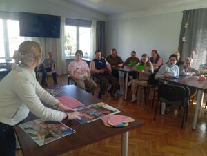 Higiena cyfrowa – wiedza niezbędna w dobie AI - zajęcia edukacyjne dla uczestników Warsztatów Terapii Zajęciowych w Wilczowoli