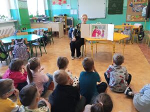 „ULA JEST INNA – KAŻDY Z NAS JEST WYJĄTKOWY. O akceptacji, różnorodności, emocjach i przyjaźni” – zajecie edukacyjne w Publicznej Szkole Podstawowej im. Władysława Jagiełły w Zwoleniu