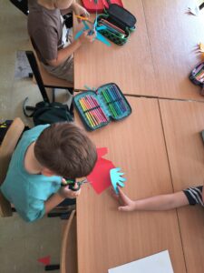 „ULA JEST INNA – KAŻDY Z NAS JEST WYJĄTKOWY. O akceptacji, różnorodności, emocjach i przyjaźni” – zajecie edukacyjne w Publicznej Szkole Podstawowej im. Władysława Jagiełły w Zwoleniu
