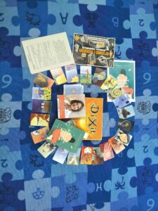 Uczniowie Liceum Ogólnokształcącego im. Jana Kochanowskiego w Zwoleniu podczas zajęć edukacyjnych dotyczących biblioteki, informacji i emocji